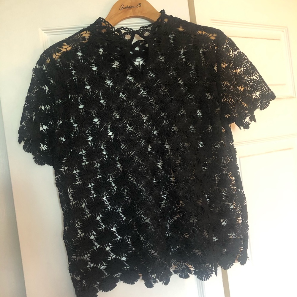 Black shirt sleeve lace top, size L, Never worn! - Picture 2 of 8